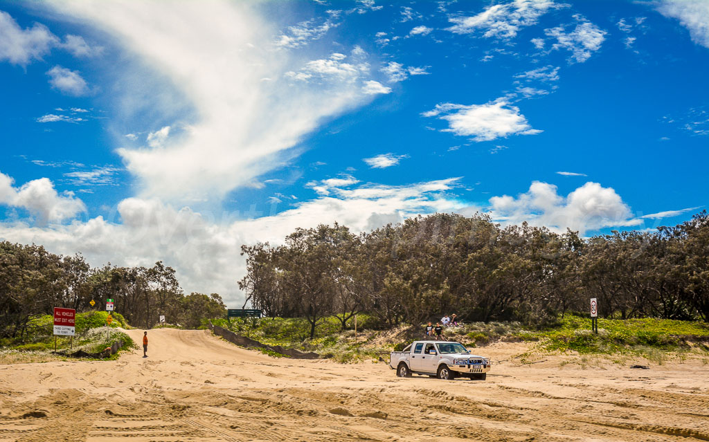 otti-20150102-rainbow-beach-entrance-DSC_1419.jpg